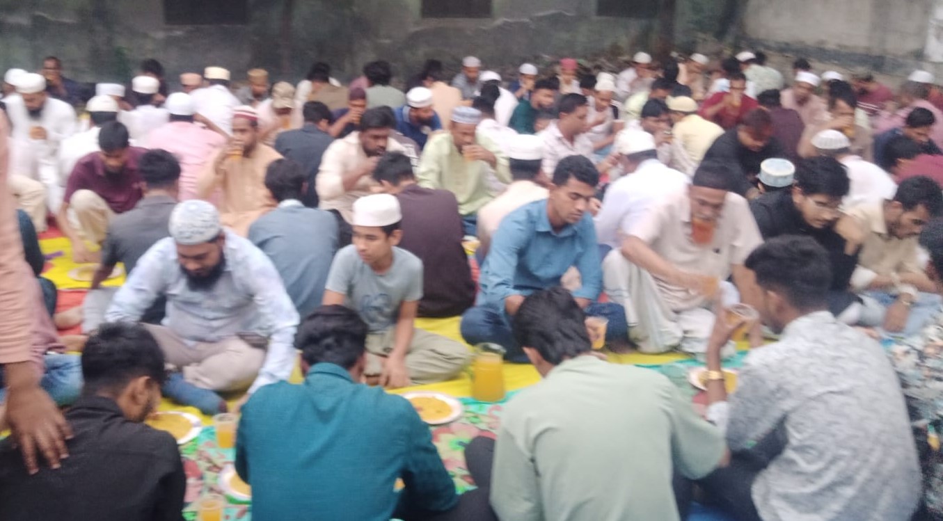 গাজীপুর মহানগর ৩৫ নং ওয়ার্ড কাউন্সিলর পদপ্রার্থী এম রতন তানজীম এর উদ্যোগে ইফতার মাহফিল সম্পন্ন