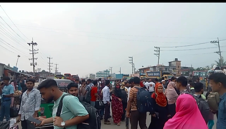 ঈদে নাড়ীর টানে বৃষ্টি বিঘ্নিত ঘরমুখো মানুষের অস্বস্তি!